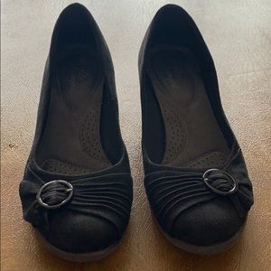 Dexflex Comfort wedge black shoe in size 9 1/2.